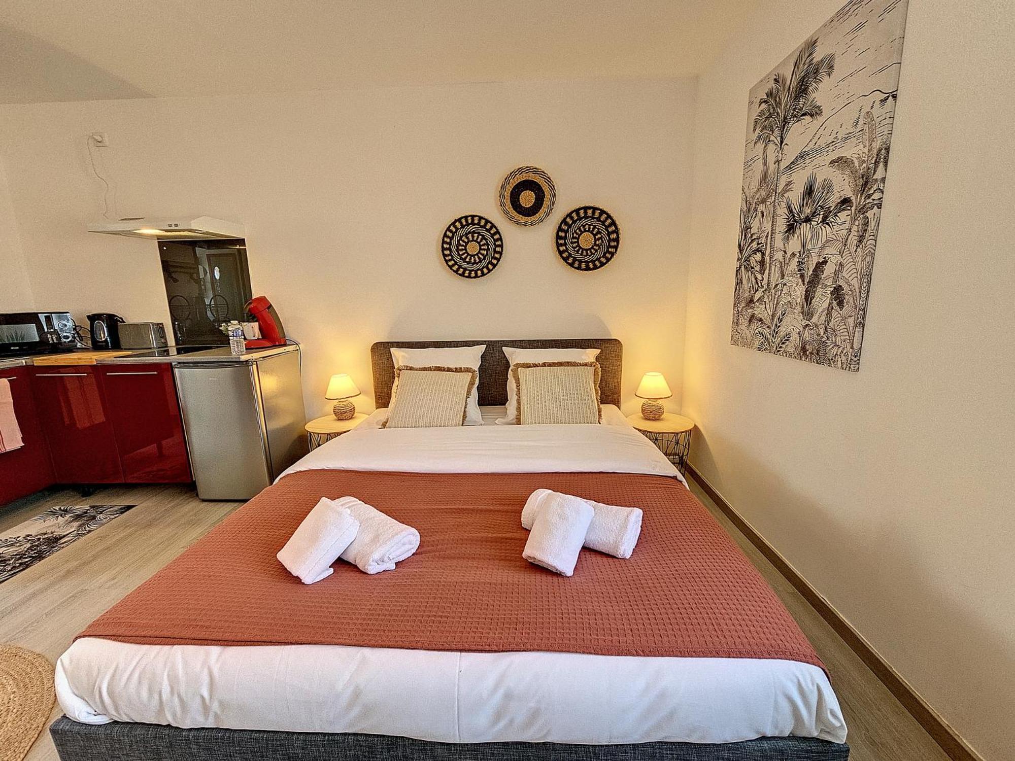 L'Auberge De La Gare, Appartements Tout Confort, Proches Gare Yzeure Exterior photo